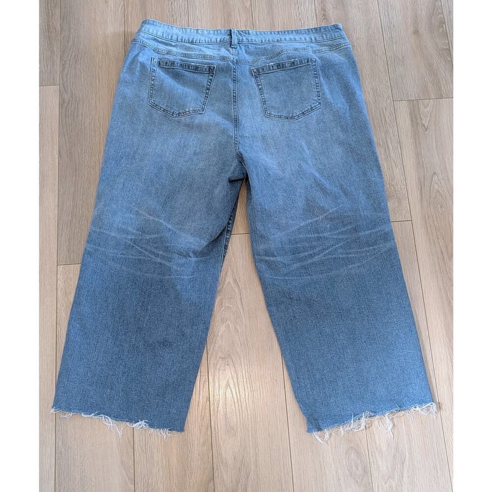 Torrid Perfect Wide Leg Vintage Stretch Crop Raw Edge Hem Jeans 22R Medium Wash - Picture 3 of 5